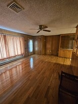 5044 Rhodesdale Vienna Rd in Vienna, MD - Building Photo