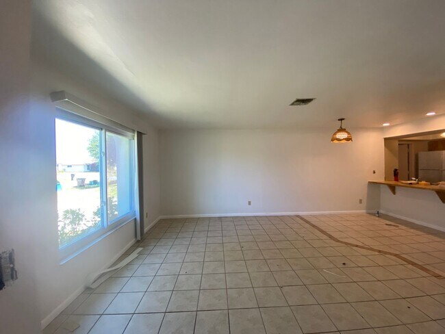 3223-3225 SW Santa Barbara Pl in Cape Coral, FL - Building Photo - Building Photo