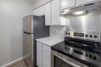 The Cove at 300 in Sherwood, AR - Foto de edificio - Interior Photo