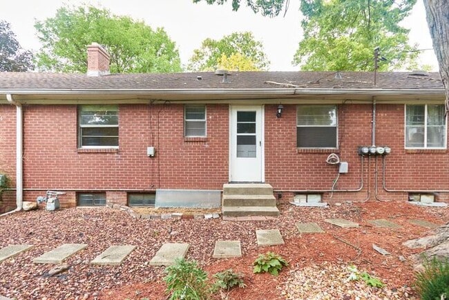 1721 Woodruff Place Cross Dr in Indianapolis, IN - Building Photo - Building Photo
