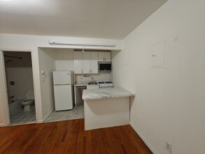 511 E 6th St in New York, NY - Building Photo - Building Photo