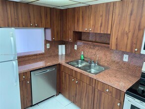 1855 W 60th St in Hialeah, FL - Building Photo - Building Photo