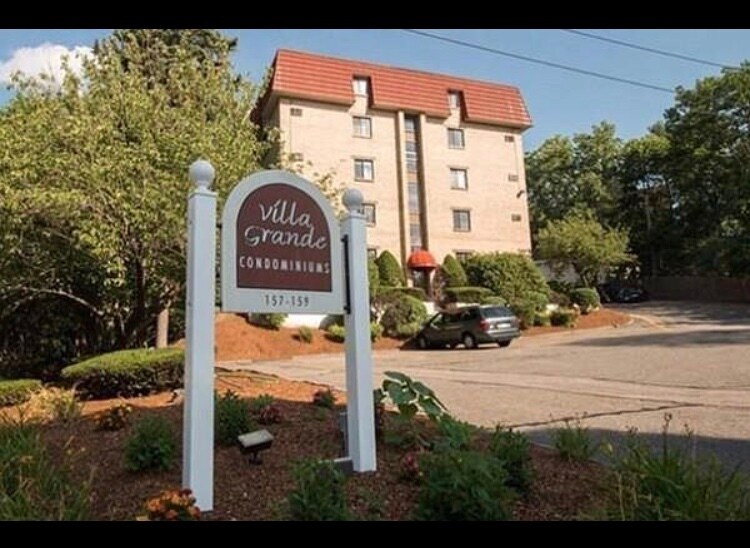 157 Franklin St-Unit -E1 in Stoneham, MA - Building Photo