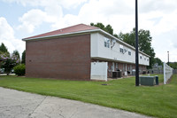 Pine Creek Apartments in Winder, GA - Building Photo - Building Photo