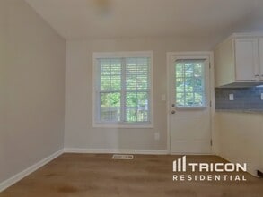 80 Fairfax Dr in Rockmart, GA - Foto de edificio - Building Photo