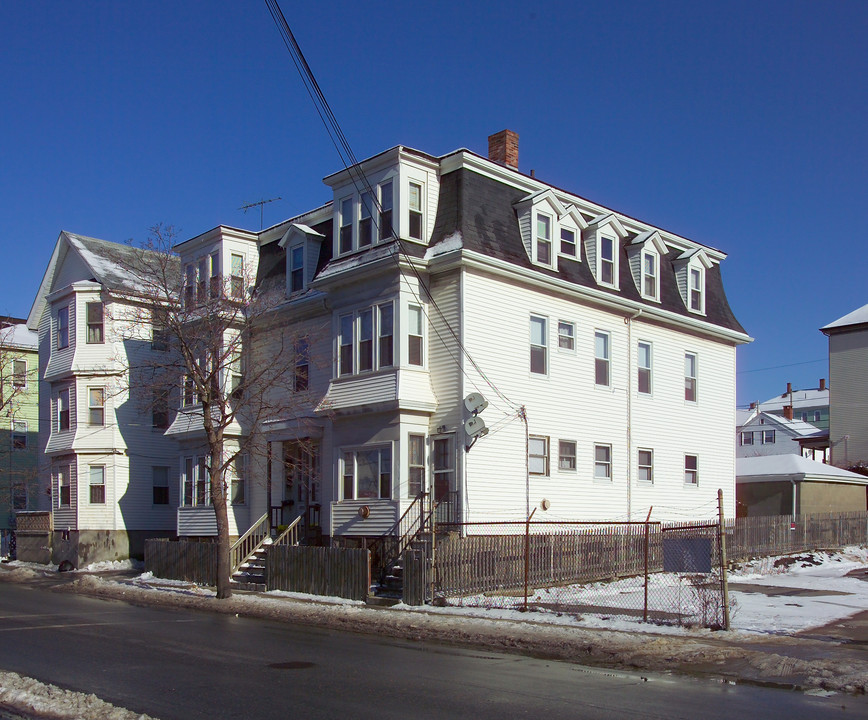 99-109 Robeson St in Fall River, MA - Foto de edificio