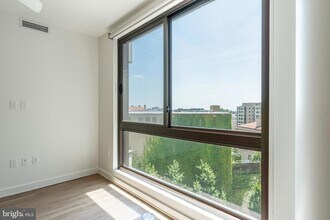 1630 Columbia Rd NW, Unit 720 in Washington, DC - Building Photo - Building Photo