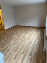 94 Lewiston Rd in Gray, ME - Building Photo - Building Photo