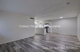 76 S Meadowcliff Dr in Little Rock, AR - Building Photo - Building Photo