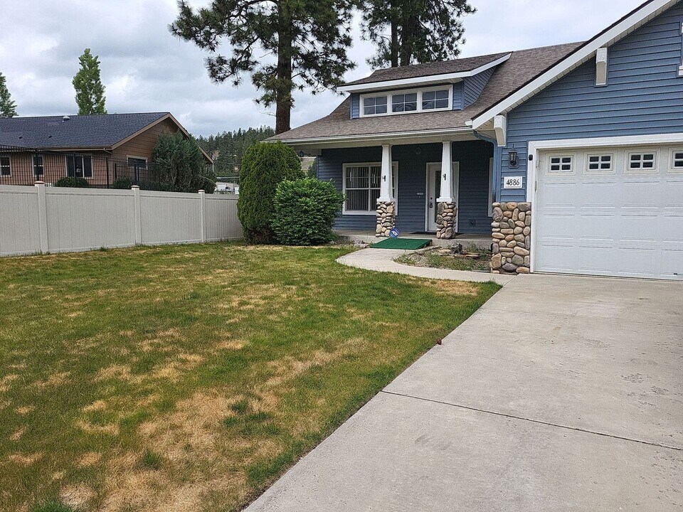 4886 E Portside Ct in Post Falls, ID - Building Photo