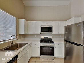 8225 Cactus Root Ct in Las Vegas, NV - Building Photo - Building Photo