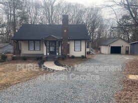 3355 E Ridge Rd in Salisbury, NC - Building Photo