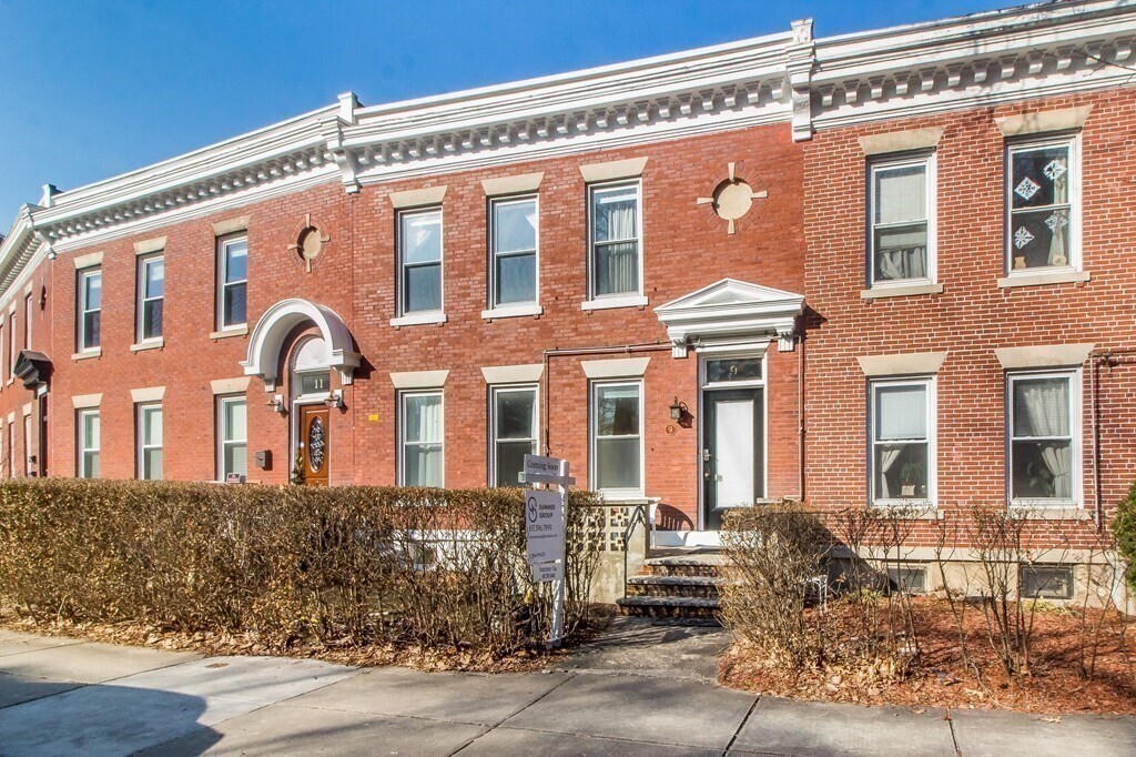 9 Wallingford Rd in Boston, MA - Building Photo