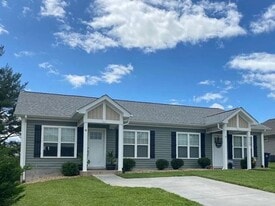 2329 Moir St NE in Roanoke, VA - Building Photo