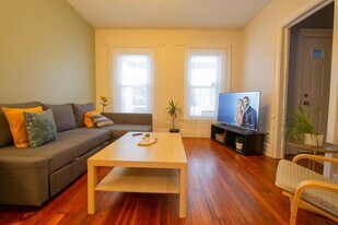 203 W Tupper St in Buffalo, NY - Building Photo