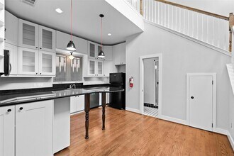 1309 Chestnut Ave in Austin, TX - Building Photo - Building Photo