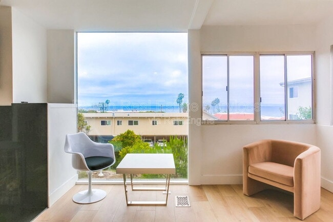 222 4th St in Del Mar, CA - Building Photo - Building Photo