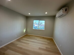 822 E 11th St in Pittsburg, CA - Building Photo - Building Photo