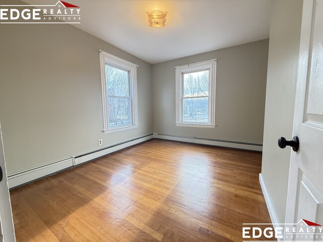 7 High Street Pl, Unit 1 in Brookline, MA - Building Photo - Building Photo