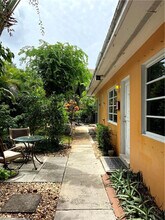 1101 NE 17th Way in Fort Lauderdale, FL - Foto de edificio - Building Photo