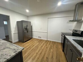 275 High St in Windham, CT - Building Photo - Building Photo