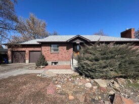 7624 W Ustick Rd in Boise, ID - Building Photo