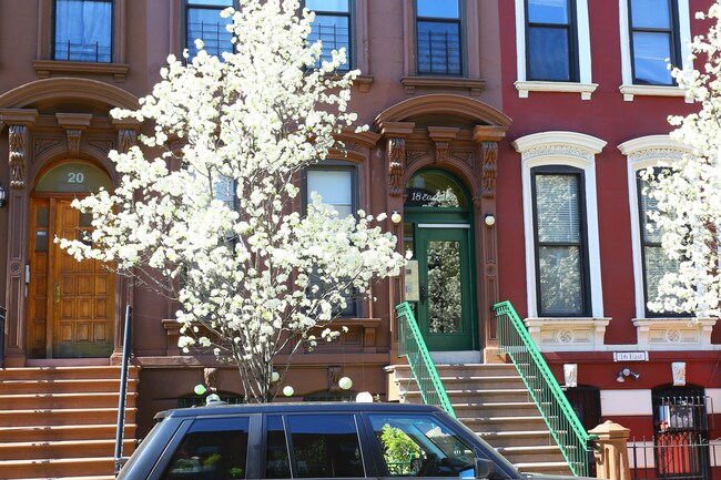 18 E 126th St in New York, NY - Foto de edificio - Building Photo