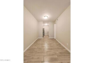 2737 N Salem, Unit 101 in Mesa, AZ - Foto de edificio - Building Photo
