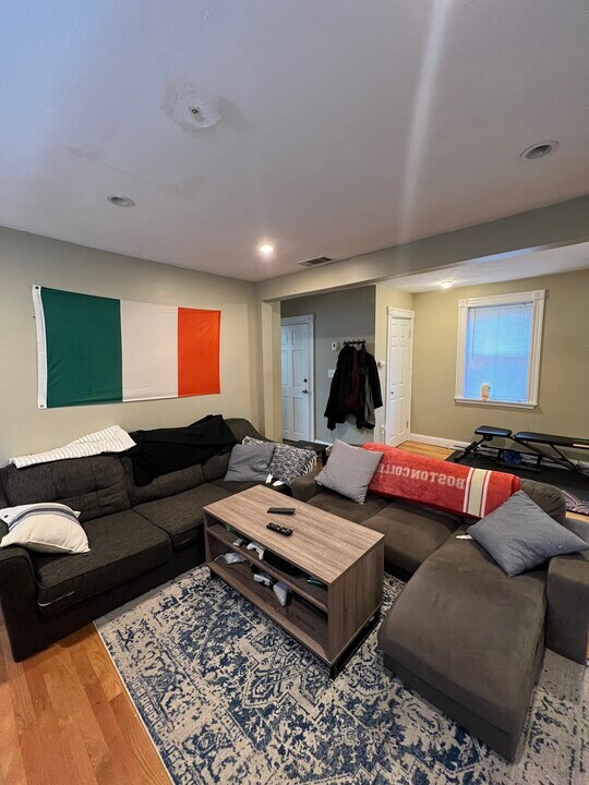 735 Somerville Ave, Unit 3 in Somerville, MA - Foto de edificio