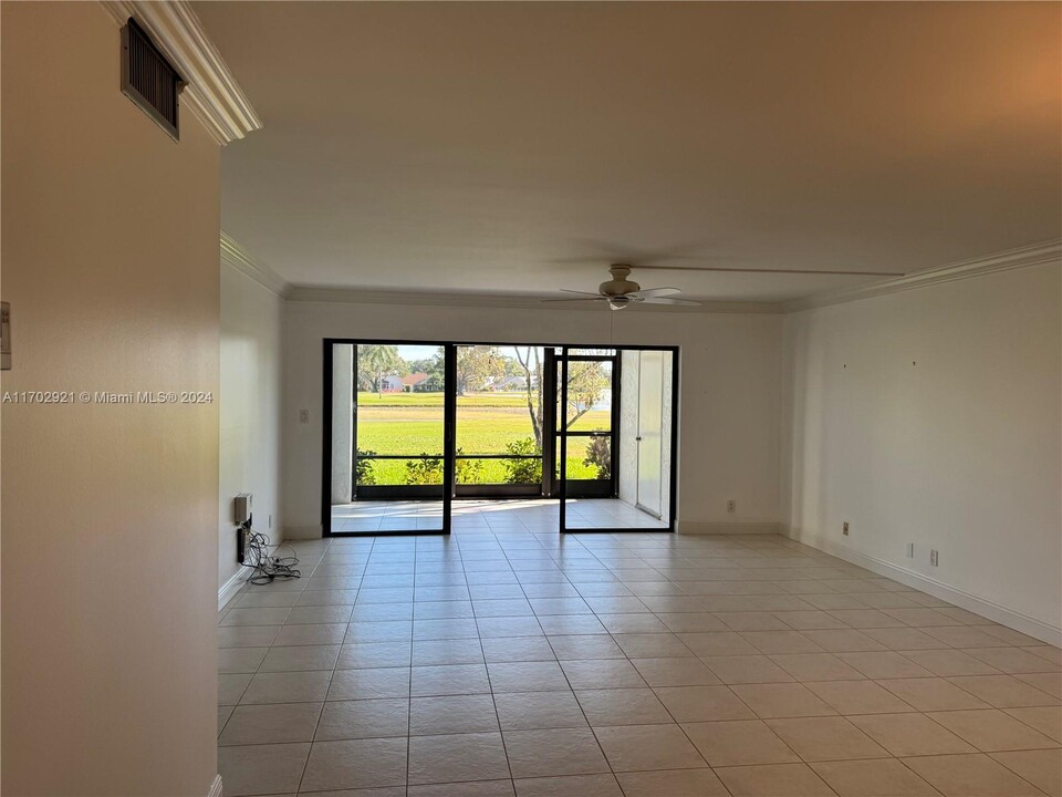 12870 Briarlake Dr in West Palm Beach, FL - Building Photo