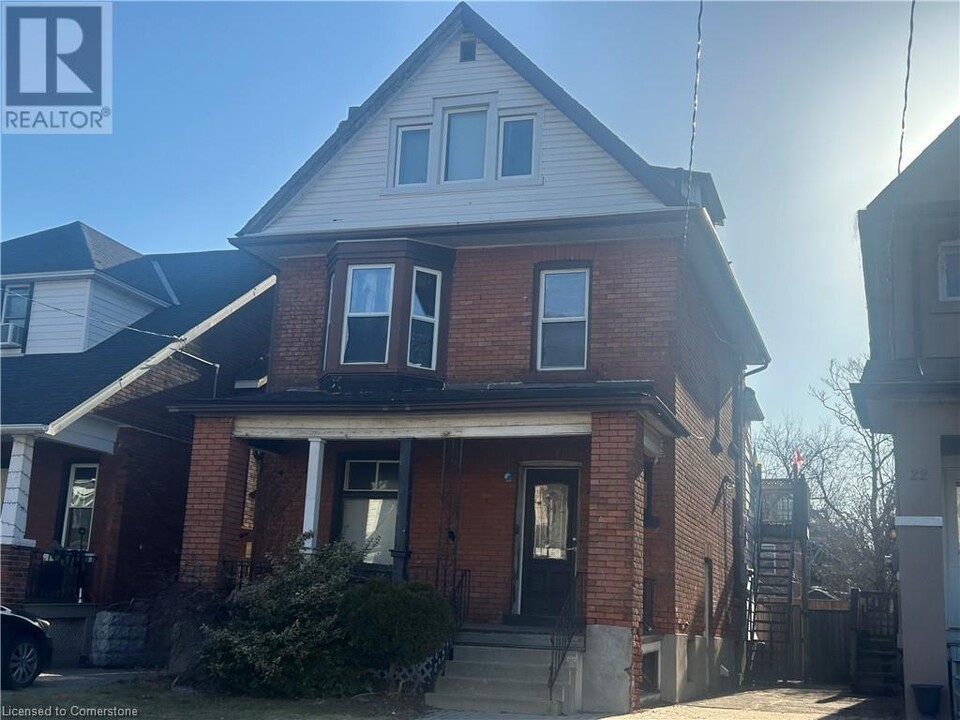 24 Belmont Ave in Hamilton, ON - Building Photo