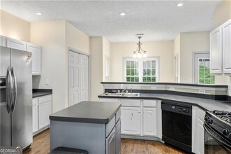 5811 Stephens Oak Ct in Buford, GA - Building Photo - Building Photo