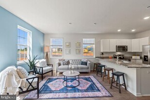 156 Rae Ct in Luray, VA - Building Photo