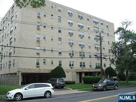 211 Johnson Ave