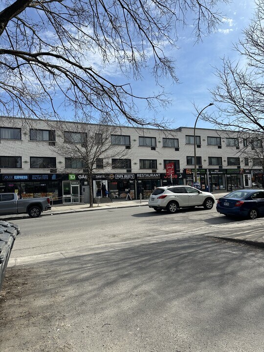 5491 Av. Victoria in Montréal, QC - Building Photo
