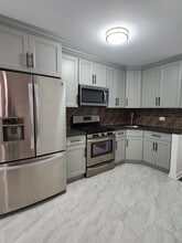 917 E 58th St in Brooklyn, NY - Building Photo - Building Photo