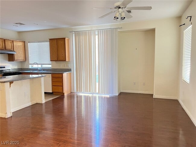 5426 Floating Flower Ave in Las Vegas, NV - Building Photo - Building Photo