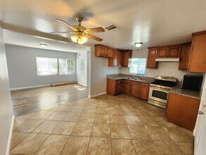 7910 Nagle Ave in North Hollywood, CA - Building Photo - Building Photo