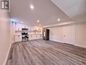 1 Kenneth Ross Bnd in East Gwillimbury, ON - Building Photo - Building Photo