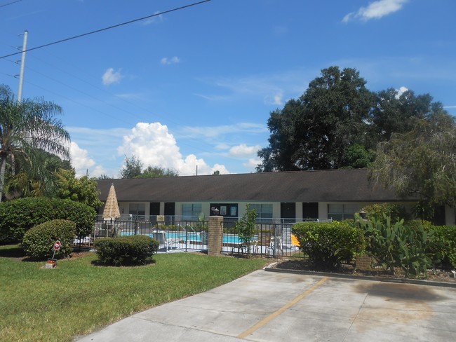 1031 Columbia Ave in St. Cloud, FL - Building Photo - Building Photo