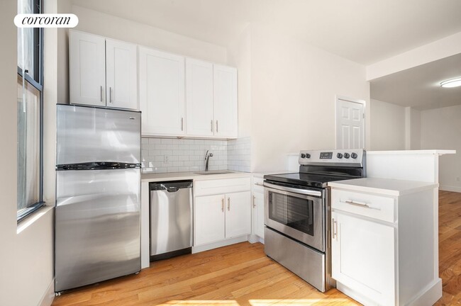 158 Withers St in Brooklyn, NY - Building Photo - Building Photo