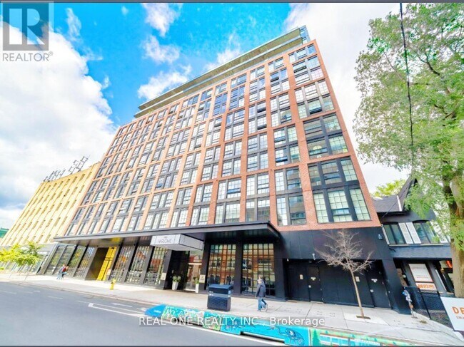 608-608 Richmond St W in Toronto, ON - Building Photo - Building Photo