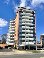 300 Lynn Shore Dr in Lynn, MA - Building Photo