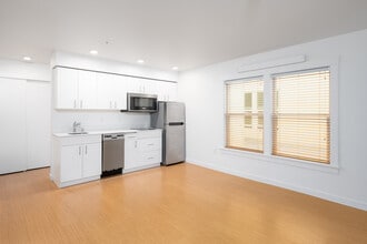 Louisa Hotel in Seattle, WA - Foto de edificio - Interior Photo