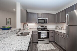 Still Meadow Village in Wilmington, NC - Building Photo