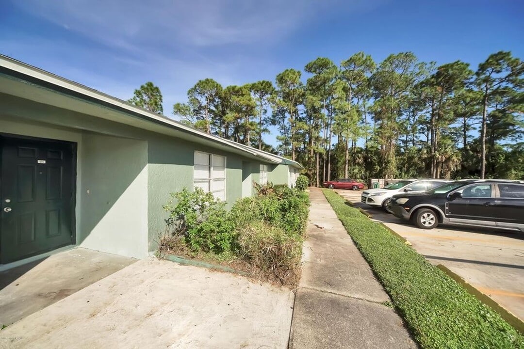 1928 Agora Cir SE in Palm Bay, FL - Building Photo