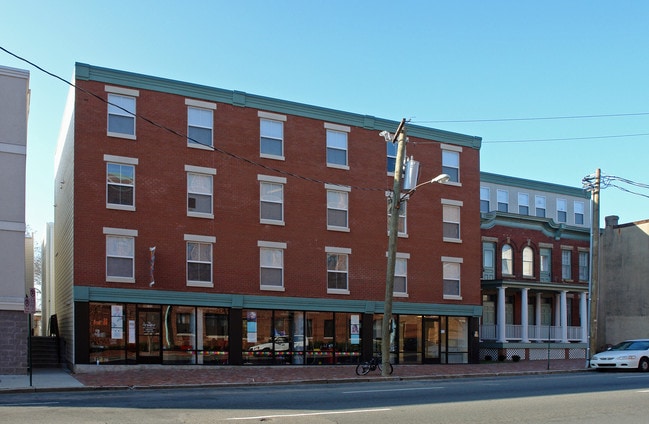 Pine Court Apartments III in Richmond, VA - Foto de edificio - Building Photo