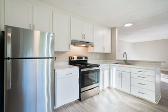 Lotus Apartments / L87 in Martinez, CA - Building Photo - Interior Photo