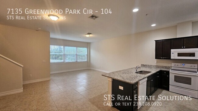 7135 Greenwood Park Cir in San Carlos Park, FL - Building Photo - Building Photo