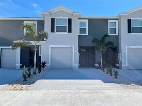 8708 Milestone Dr in Sarasota, FL - Building Photo - Building Photo